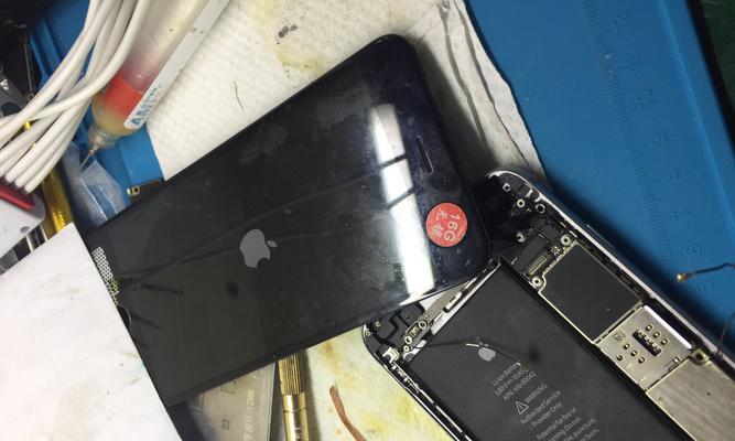 iPhone6内存满白苹果的解决方法（应对iPhone6内存满导致白苹果的有效措施）