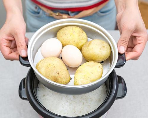 传统电饭煲里剩下的米饭怎么处理（创意再利用）